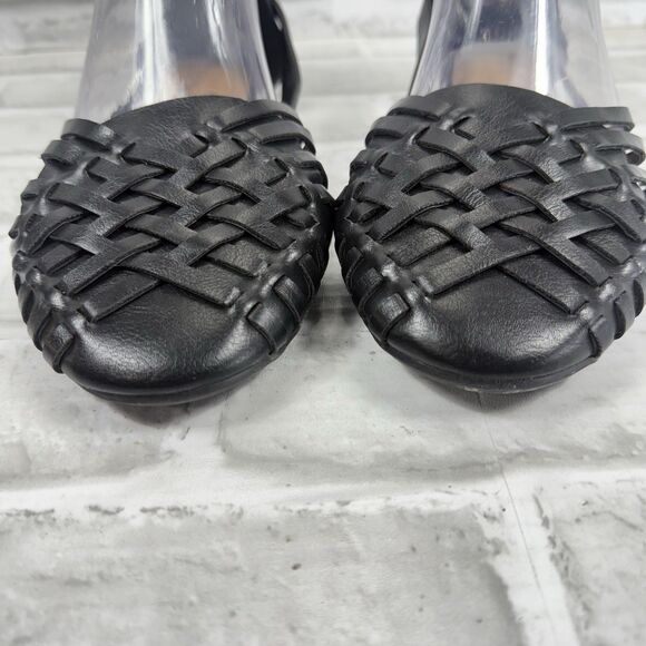 Journee Collection Ekko Women's 9 Black Leather Woven Slip On Comfort Sandals - Picture 4 of 9